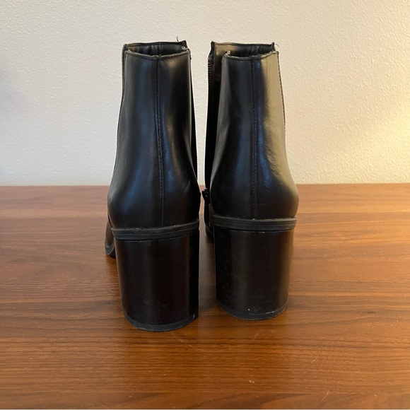 Franco Sarto Bette Black Bootie Chelsea Boot Size 7.5 - Picture 4 of 6